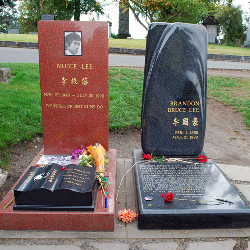 Bruce Lee and Brandon Lee's gravesites in Seattle